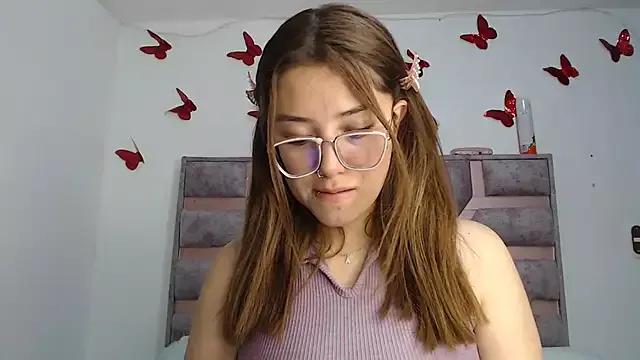 Anny-Fox from StripChat is Freechat