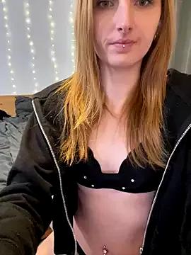 AnnyBelleX from StripChat is Freechat