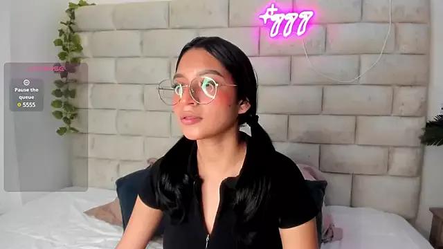 AnnyCoopper from StripChat is Freechat