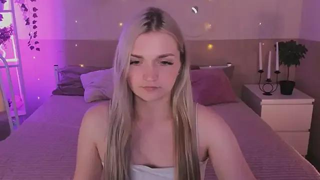 AnnyHandd from StripChat is Freechat