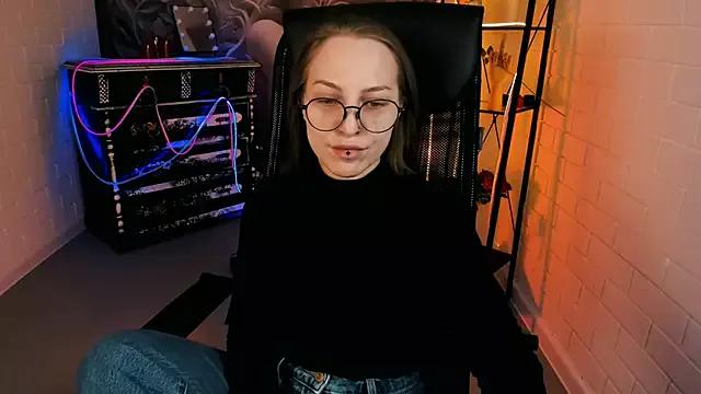 Entertain your itch for girls livestreamers with our collection of stunning models, skilled in the art of temptation and delight.