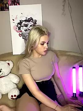 Entertain your itch for girls livestreamers with our collection of stunning models, skilled in the art of temptation and delight.