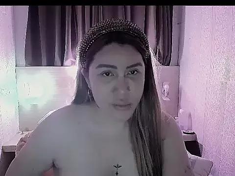 AraCristine from StripChat is Freechat