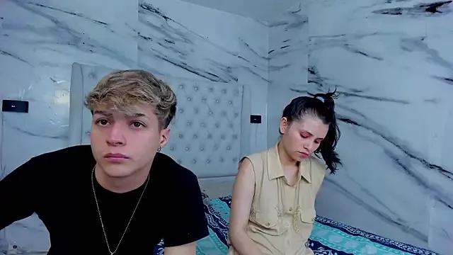 Ari_and_Storm from StripChat is Freechat