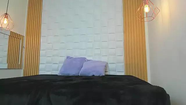 AriaBelle from StripChat is Freechat
