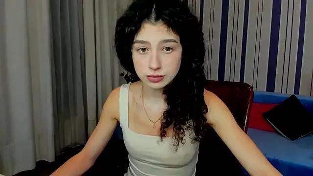 ArianaFoxi from StripChat is Freechat