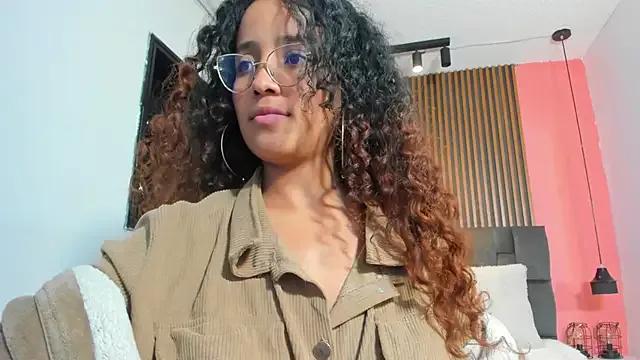 Arihsay_evans from StripChat is Freechat