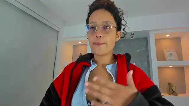 Arihsay_evans from StripChat is Freechat