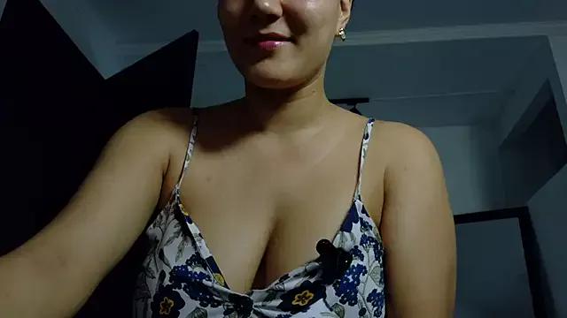 Entertain your itch for girls livestreamers with our collection of stunning models, skilled in the art of temptation and delight.