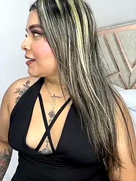 Entertain your itch for girls livestreamers with our collection of stunning models, skilled in the art of temptation and delight.