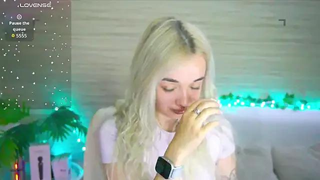 Entertain your itch for girls livestreamers with our collection of stunning models, skilled in the art of temptation and delight.