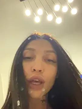 AshleyLux from StripChat is Freechat