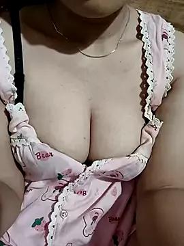 Entertain your itch for girls livestreamers with our collection of stunning models, skilled in the art of temptation and delight.