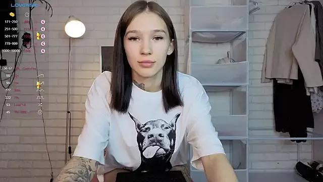 AsyaMiller from StripChat is Freechat