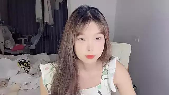 Aurora112 from StripChat is Freechat