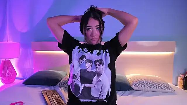 Aurora19 from StripChat is Freechat