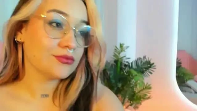 aurora_sweet2 from StripChat is Freechat