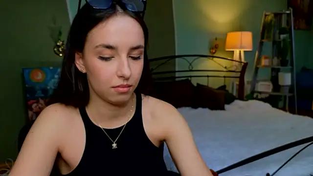 Photos of AuroraAksnesss from StripChat is Freechat