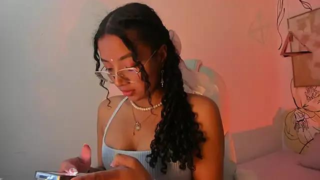 AuroraBlisss from StripChat is Freechat