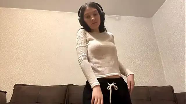 auroracus from StripChat is Freechat