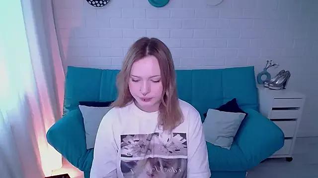 AuroraMour from StripChat is Freechat