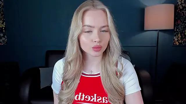 Entertain your itch for girls livestreamers with our collection of stunning models, skilled in the art of temptation and delight.