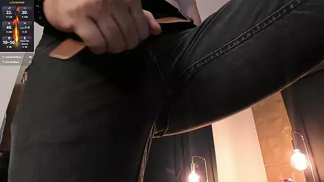 AxelThompson_ from StripChat is Freechat