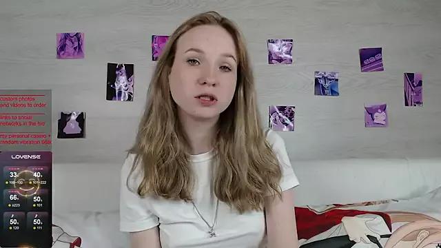 b4by_Emilia from StripChat is Freechat
