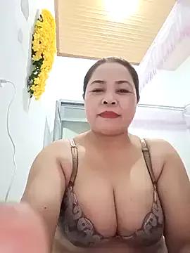 Baby-bigtits2024 from StripChat is Freechat