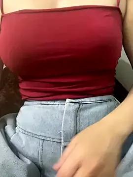 baby_thao from StripChat is Freechat