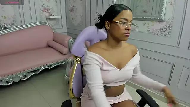 barbie_brunnette18 from StripChat is Freechat