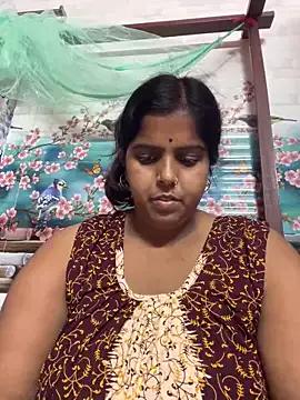 Beauty-queen from StripChat is Freechat
