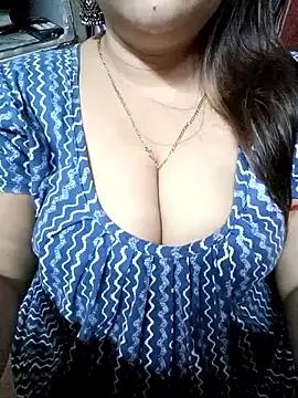Beautyy38 from StripChat is Freechat