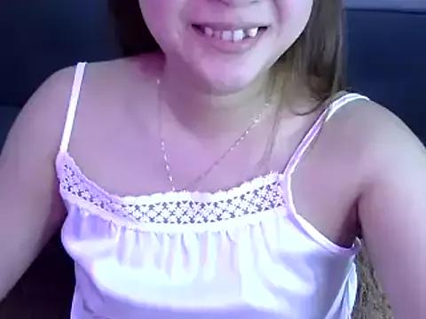 Bee_2k from StripChat