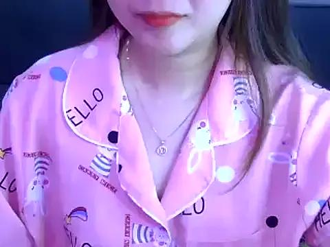Bee_2k from StripChat