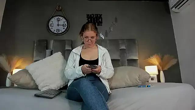 Entertain your itch for girls livestreamers with our collection of stunning models, skilled in the art of temptation and delight.