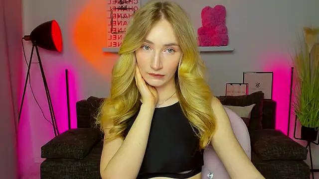 Entertain your itch for girls livestreamers with our collection of stunning models, skilled in the art of temptation and delight.