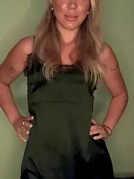 Bellablows from StripChat is Freechat