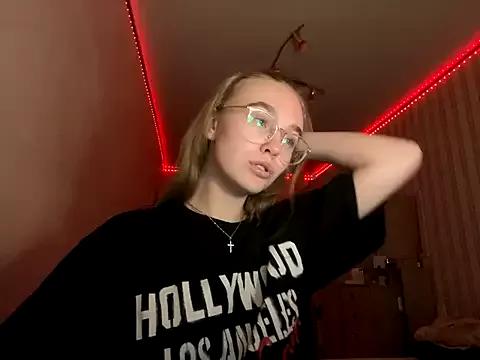 Entertain your itch for girls livestreamers with our collection of stunning models, skilled in the art of temptation and delight.