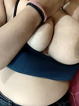 BigBustyRuhi from StripChat is Freechat