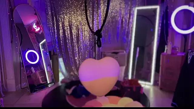 Entertain your itch for girls livestreamers with our collection of stunning models, skilled in the art of temptation and delight.