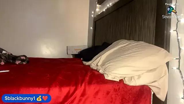 BlackBunnii from StripChat is Freechat