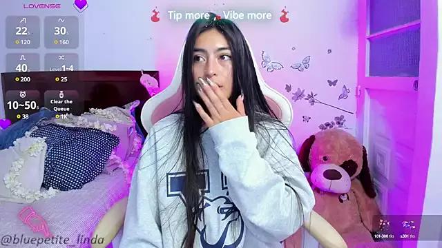Entertain your itch for girls livestreamers with our collection of stunning models, skilled in the art of temptation and delight.