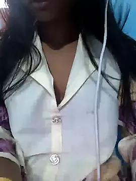 Bombay-Queen from StripChat is Freechat