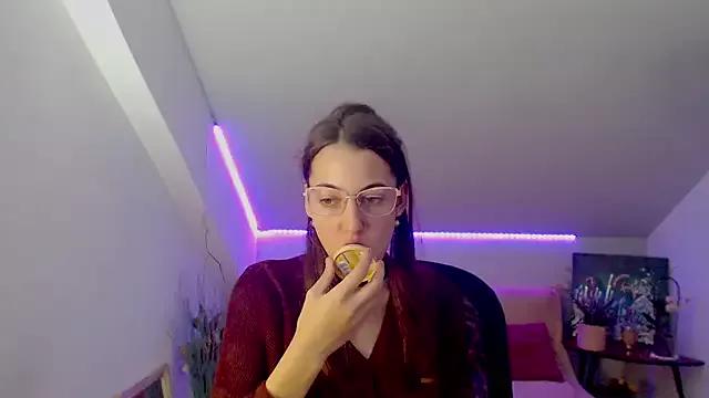 BonniePearson from StripChat is Freechat