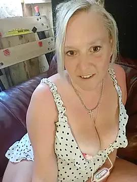 Bouncy-Bella28X from StripChat is Freechat