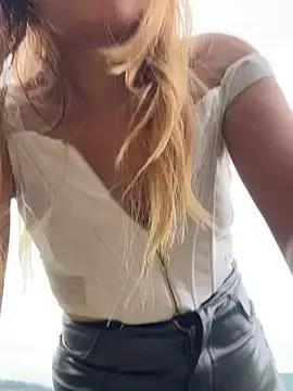 Brittanyrosexx from StripChat is Freechat