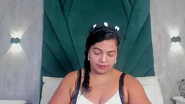 Brunette_Scarlet_ from StripChat is Freechat