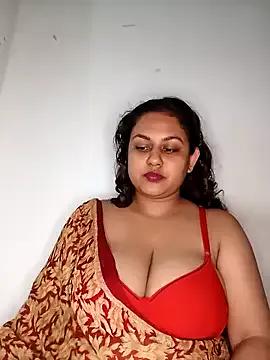 bumblebeegirl from StripChat