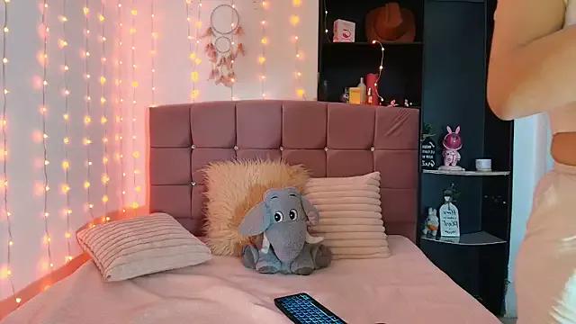 BunnyscottLux from StripChat is Freechat